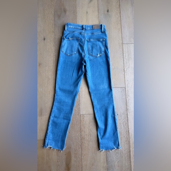 PAIGE HIGH RISE CINDY ANKLE JEANS - Picture 7 of 7